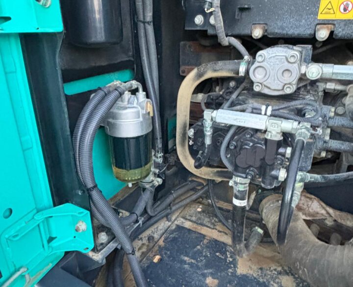 Kobelco SK130LC-11 - Crawler Excavators