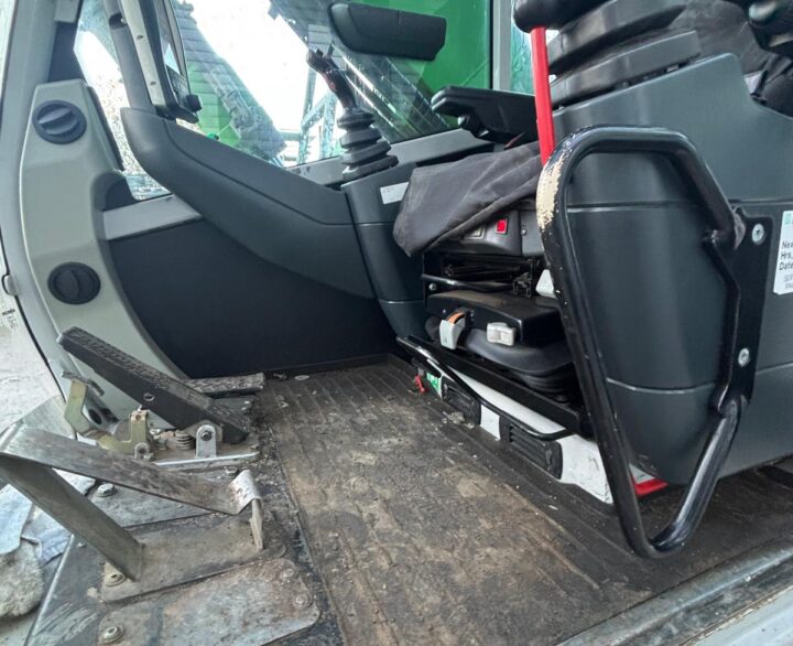 Sennebogen 817 - Material Handlers