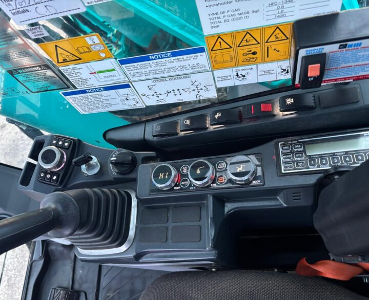 Kobelco SK140SLRC-7 - Crawler Excavators