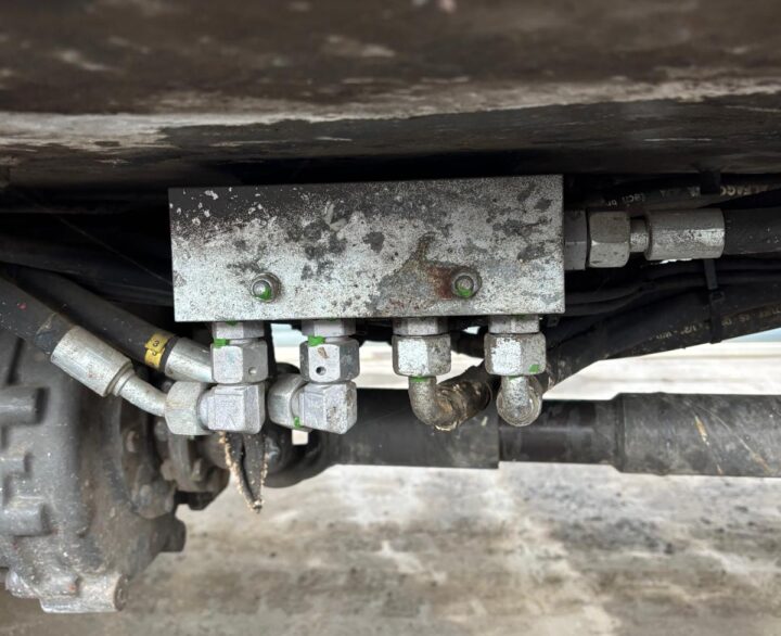 Sennebogen 817 - Material Handlers