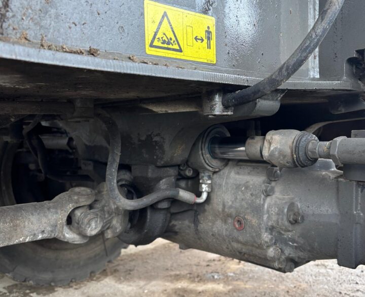 Sennebogen 817 - Material Handlers