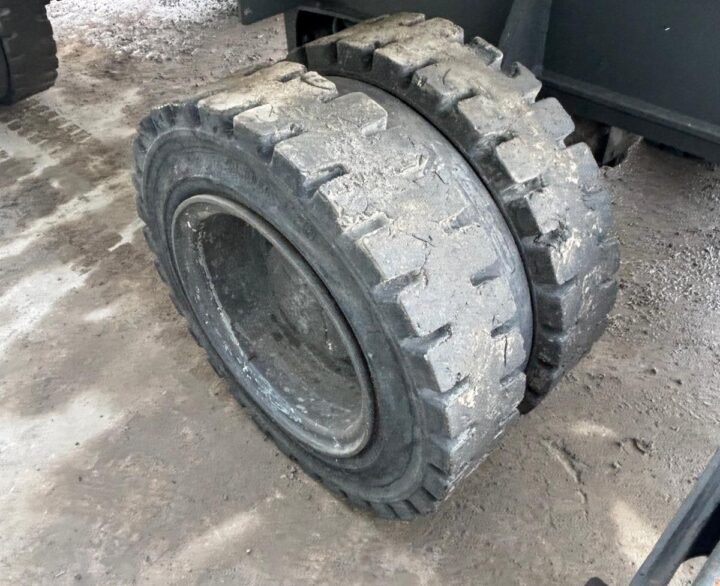 Sennebogen 817 - Material Handlers