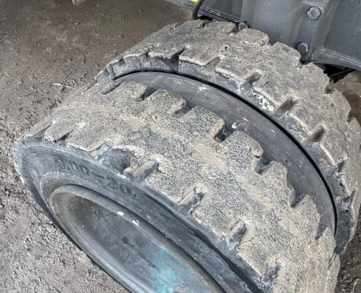 Sennebogen 817 - Material Handlers