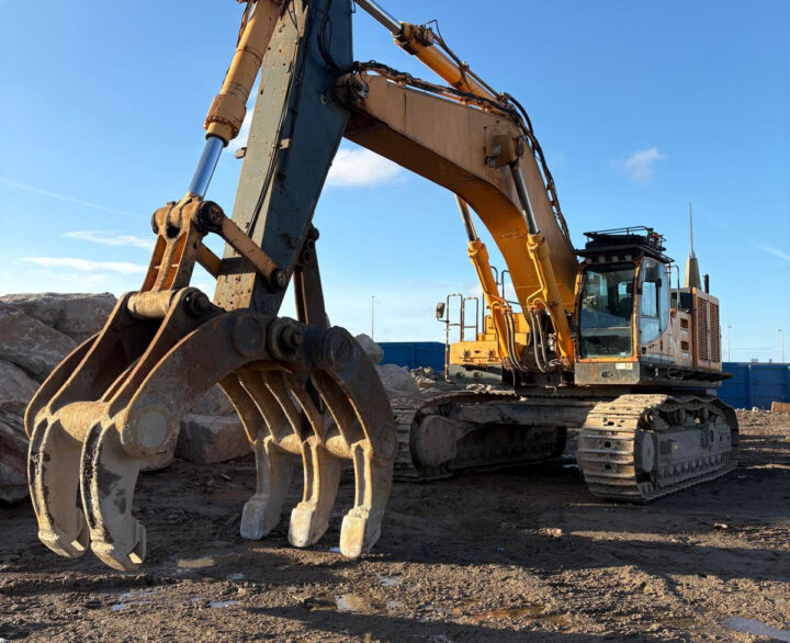 Hyundai R800LC-9 Long Reach - Crawler Excavators