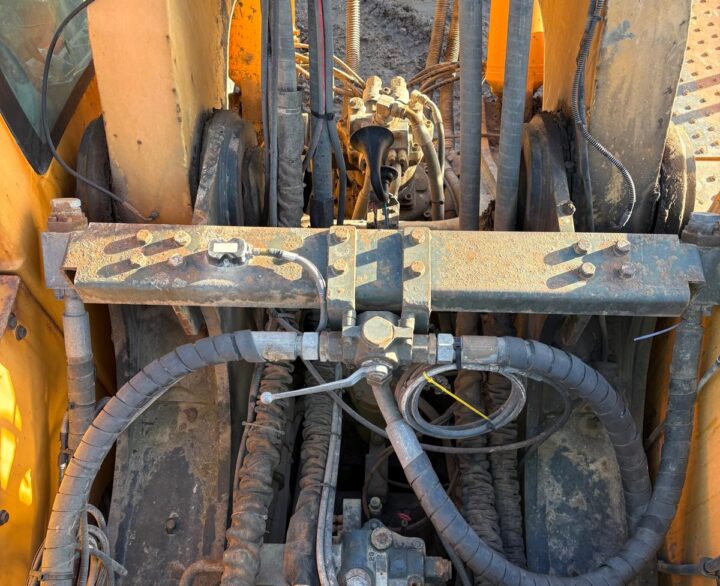 Hyundai R800LC-9 Long Reach - Crawler Excavators