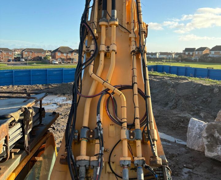 Hyundai R800LC-9 Long Reach - Crawler Excavators