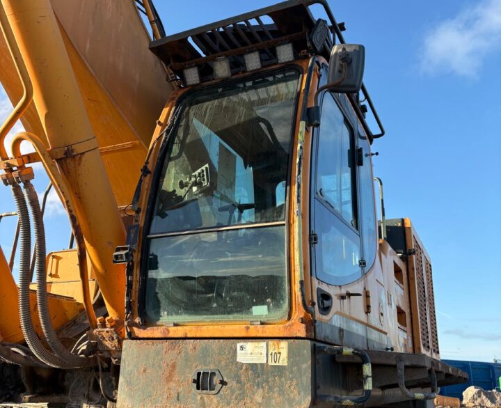 Hyundai R800LC-9 Long Reach - Crawler Excavators