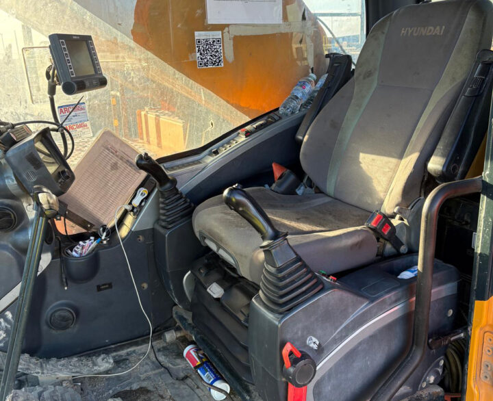 Hyundai R800LC-9 Long Reach - Crawler Excavators