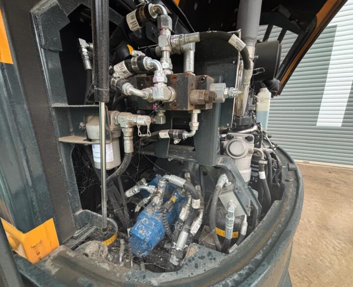 Hyundai HW65AH Ex Demo - Wheeled Excavators