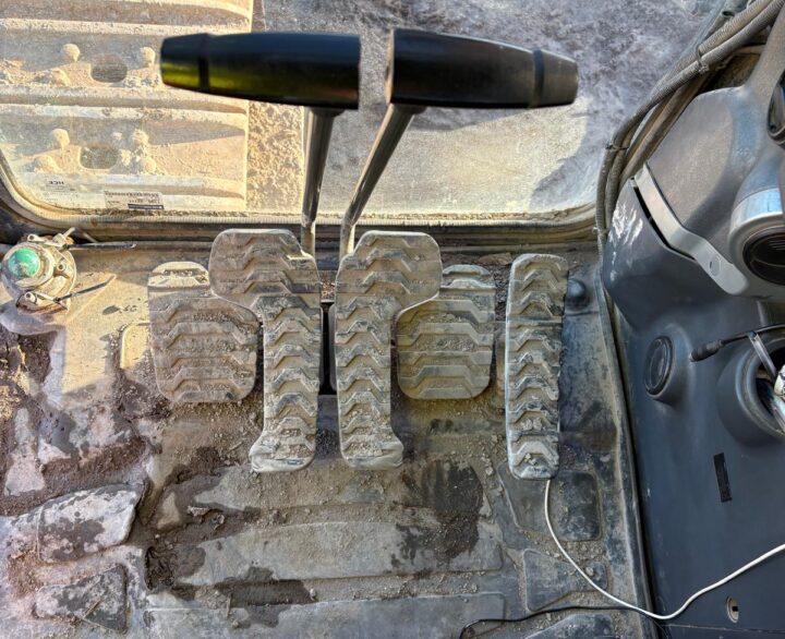 Hyundai R800LC-9 Long Reach - Crawler Excavators