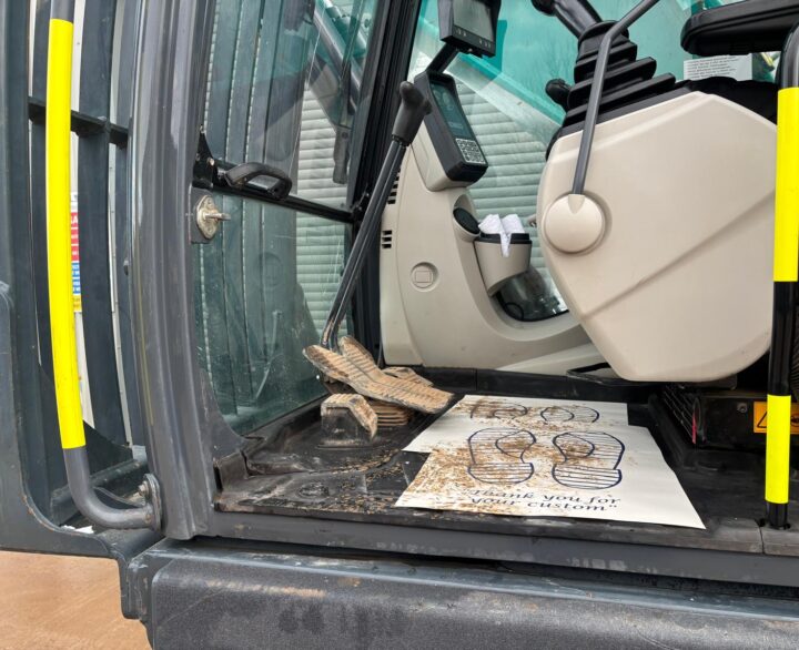 Kobelco SK300LC-10E - Crawler Excavators