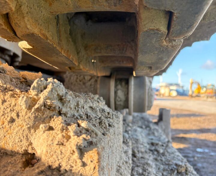 Hyundai R800LC-9 Long Reach - Crawler Excavators