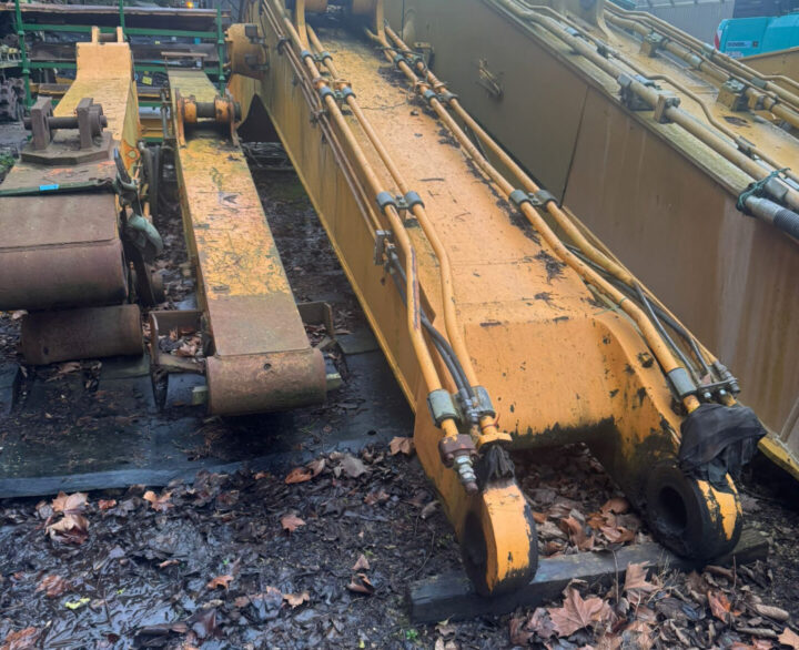 Hyundai R800LC-9 Long Reach - Crawler Excavators