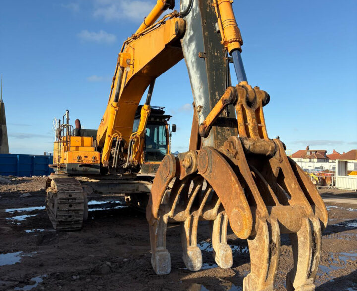 Hyundai R800LC-9 Long Reach - Crawler Excavators