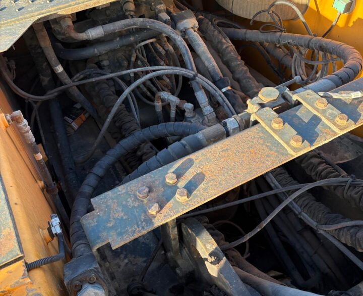 Hyundai R800LC-9 Long Reach - Crawler Excavators