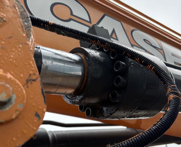 Case CX290D - Crawler Excavators