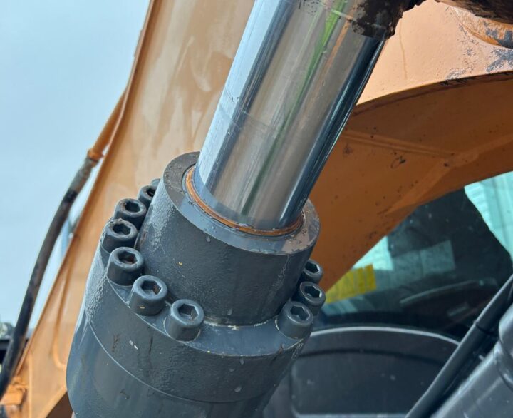 Case CX290D - Crawler Excavators