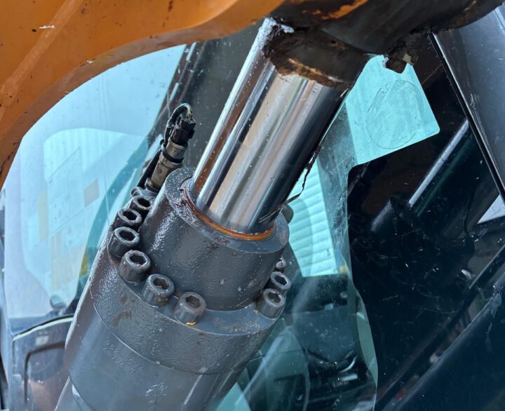 Case CX290D - Crawler Excavators