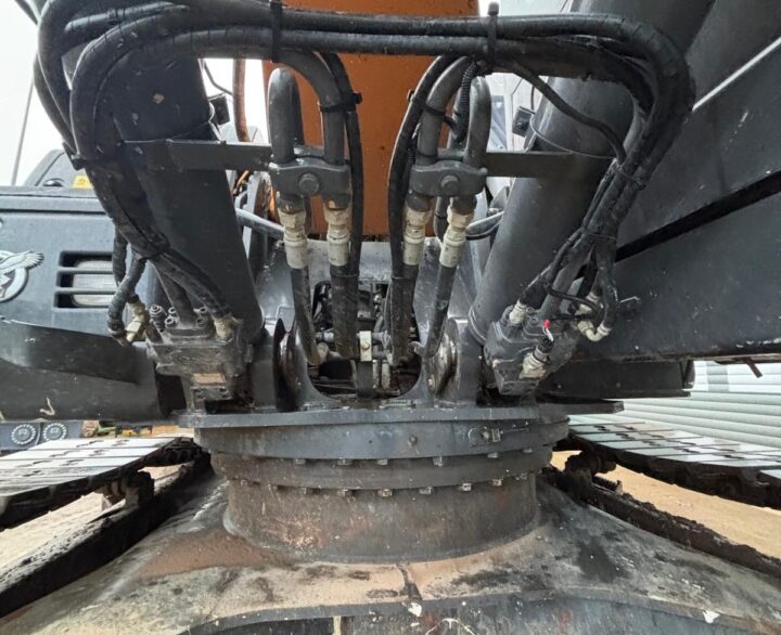 Case CX290D - Crawler Excavators