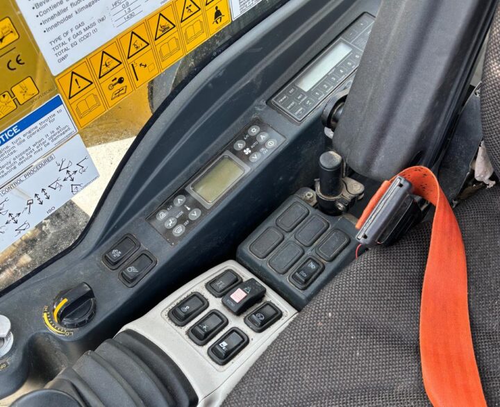 Kobelco SK210LC-10-E - Crawler Excavators