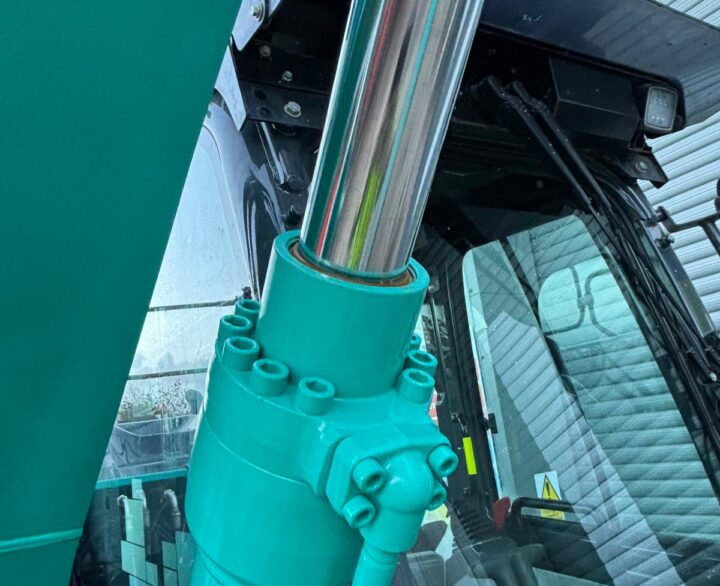 Kobelco SK130LC-11 - Crawler Excavators