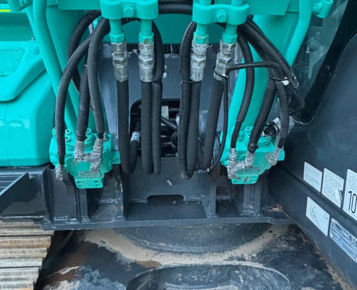 Kobelco SK130LC-11 - Crawler Excavators