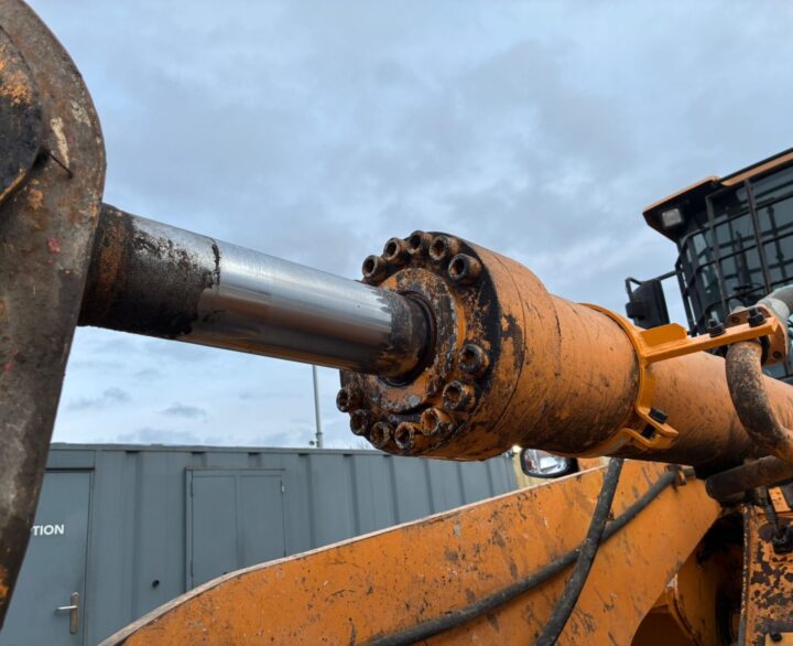 Hyundai HL960HDXT - Used Wheel Loaders