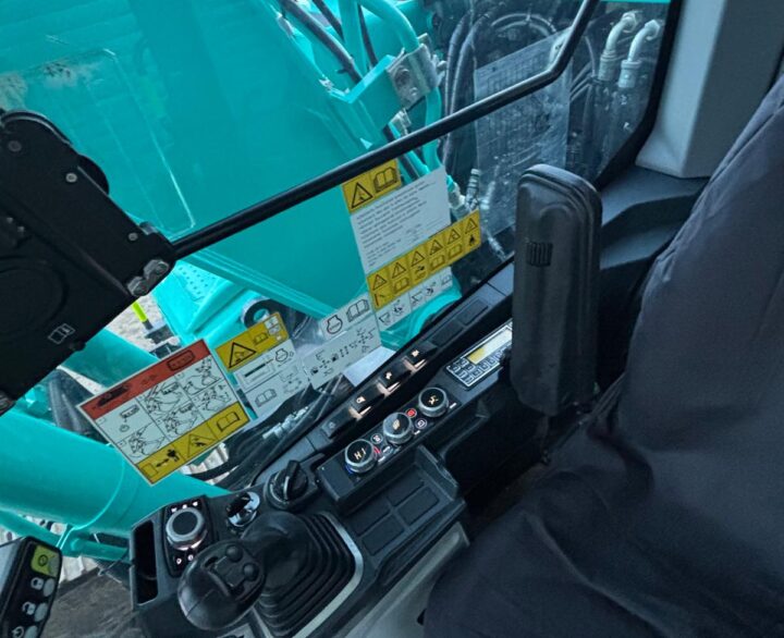 Kobelco SK130LC-11 - Crawler Excavators