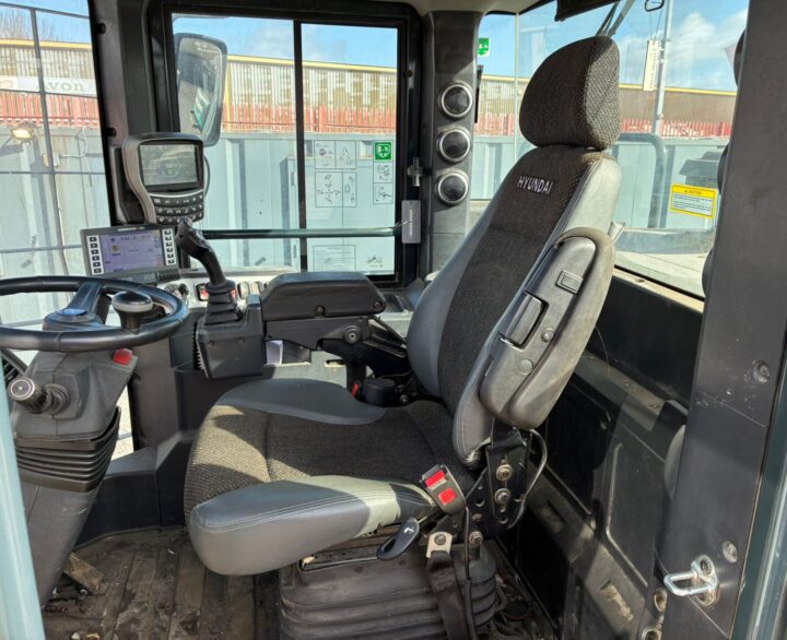 Hyundai HL960 - Used Wheel Loaders