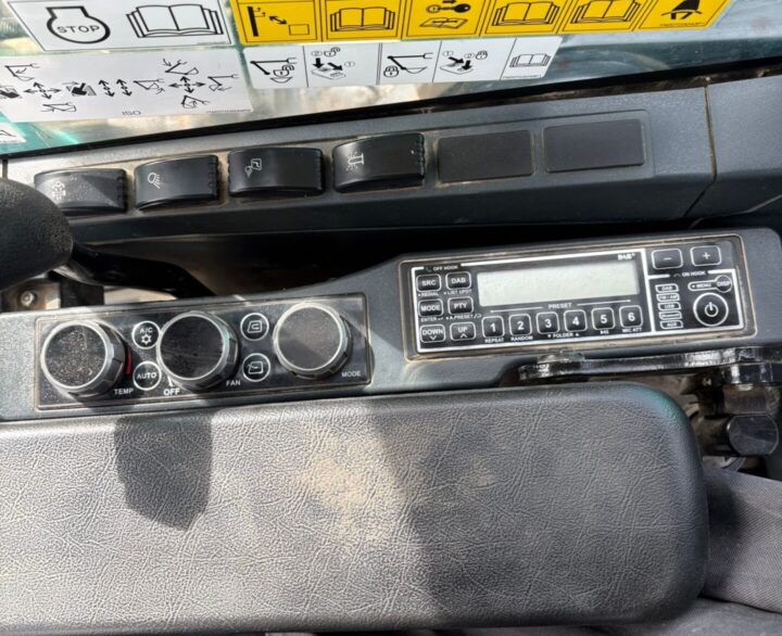 Kobelco SK140SRLC-7 DZ - Crawler Excavators