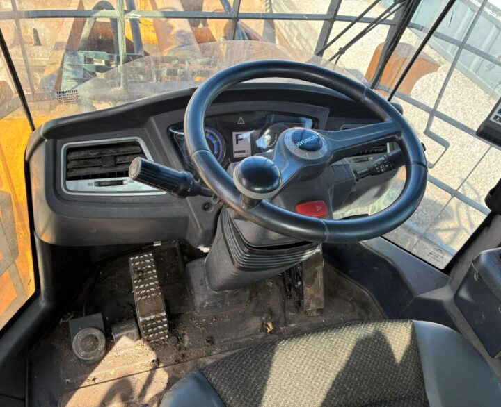 Hyundai HL960 - Used Wheel Loaders