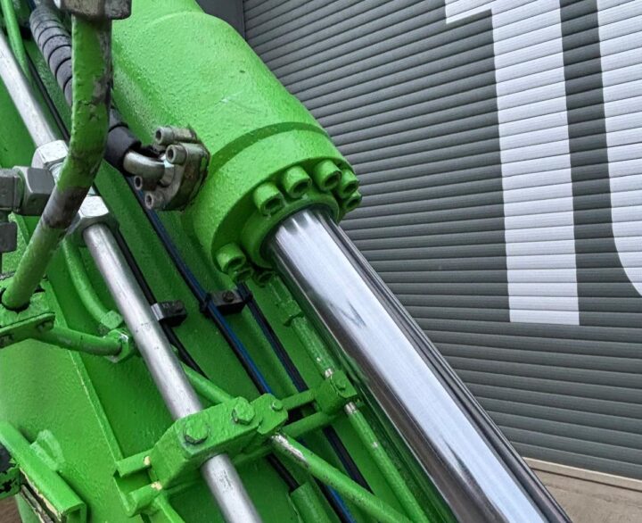 Sennebogen 817M - Material Handlers