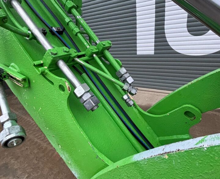 Sennebogen 817M - Material Handlers