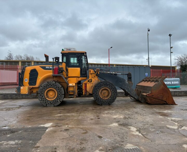Hyundai HL960AHDXT - Used Wheel Loaders