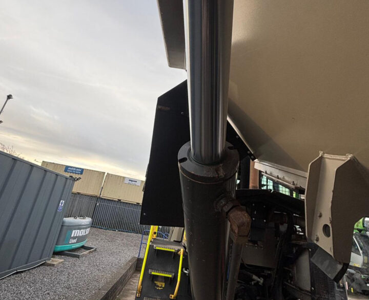 Rokbak RA30 - Articulated Dump Trucks