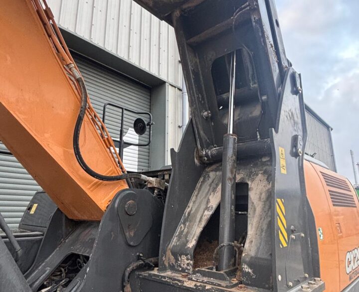 Case CX290D - Crawler Excavators