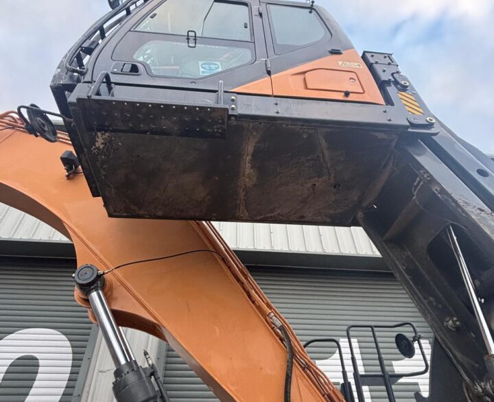 Case CX290D - Crawler Excavators