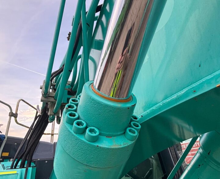 KOBELCO SK230SRLC-5 - Crawler Excavators