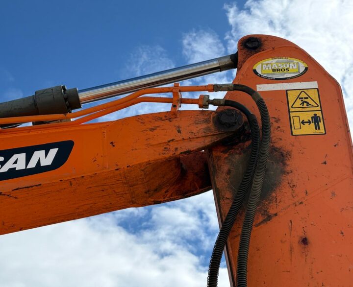 Doosan DX140LC-5 - Crawler Excavators