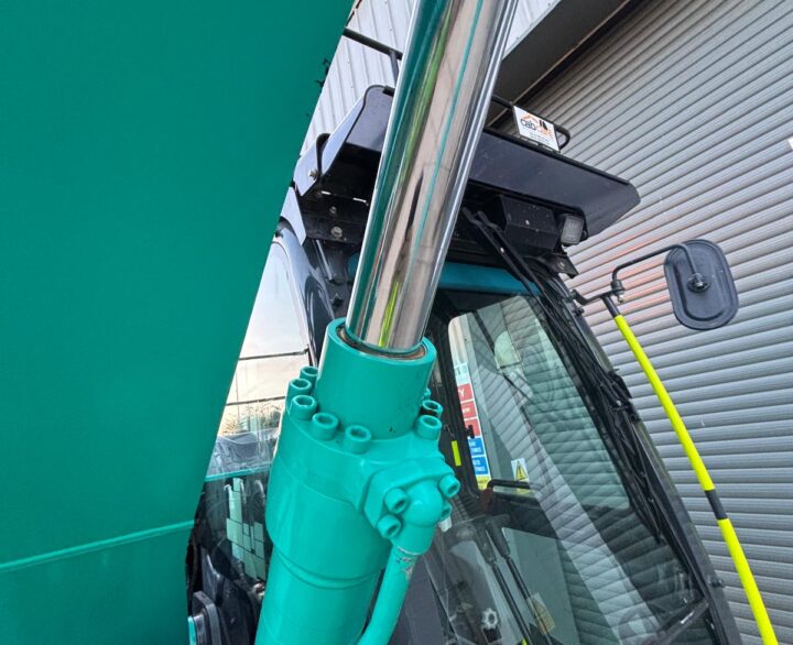 Kobelco SK130LC-11 - Crawler Excavators