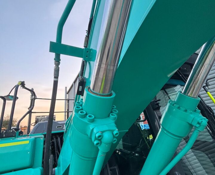 Kobelco SK130LC-11 - Crawler Excavators