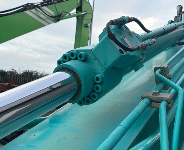 KOBELCO SK230SRLC-5 - Crawler Excavators