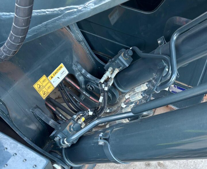 Hyundai HX140L - Crawler Excavators