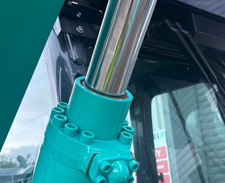 Kobelco SK130LC-11 - Crawler Excavators