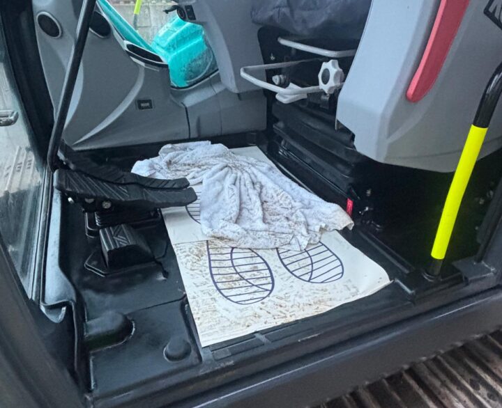 Kobelco SK130LC-11 - Crawler Excavators