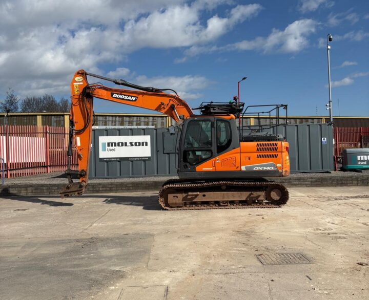 Doosan DX140LC-5 - Crawler Excavators