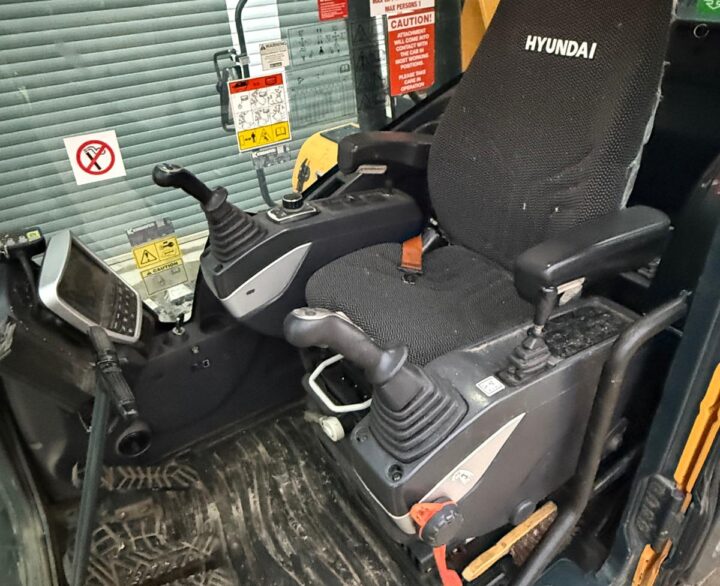 Hyundai HX140 Hi Rise - Crawler Excavators