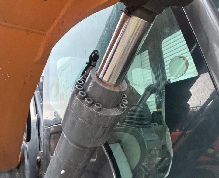 Case CX290D - Crawler Excavators