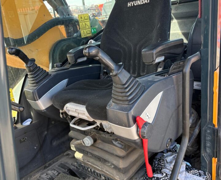 Hyundai HX380 - Crawler Excavators