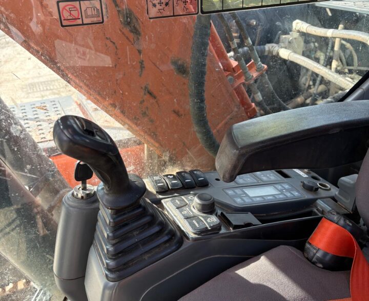 Doosan DX140LC-5 - Crawler Excavators